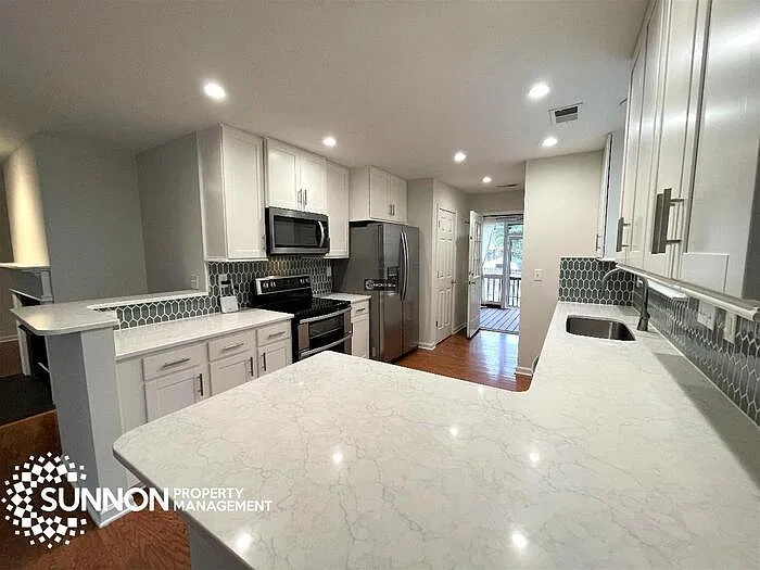 616 Herrin Ave