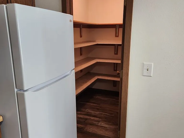 Pebble Creek Apartments — Photo 11