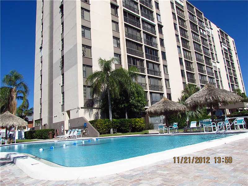 1st image of 255 Dolphin Pt Ph 10