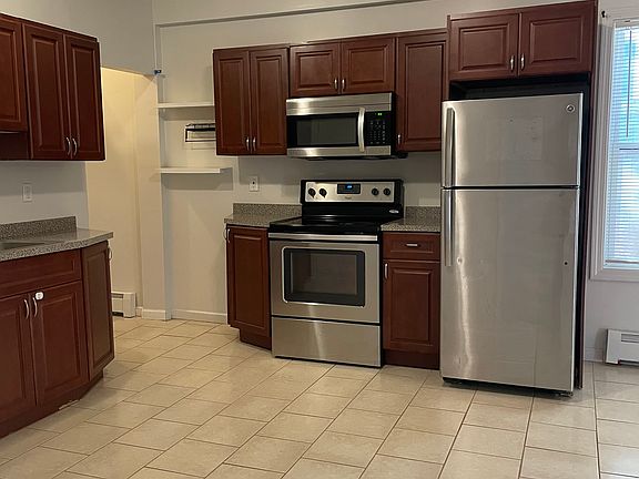 5th image of 97-99 Lincoln St #1