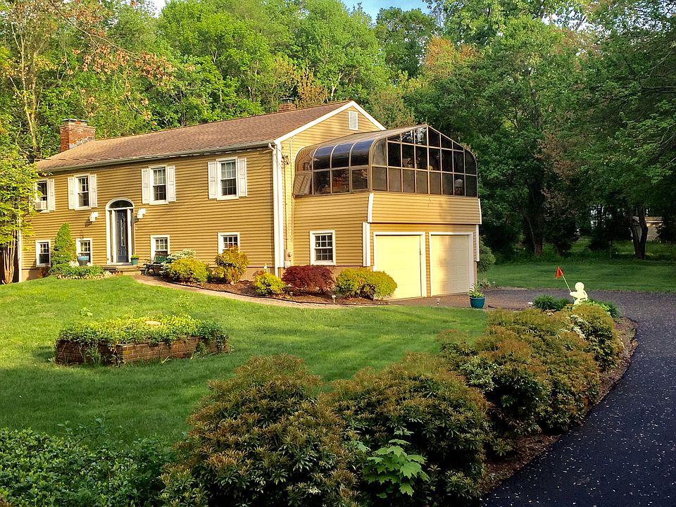 2nd image of 4 Sunset Hill Rd