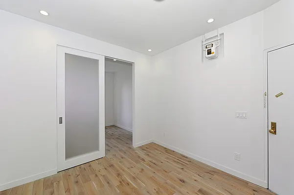 Rented by Aether Property Group | media 28