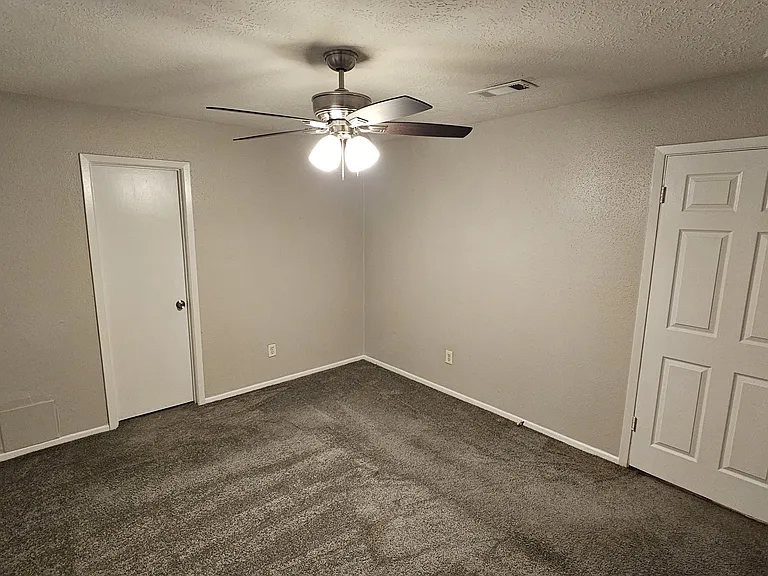 4410 Adonis Dr — Photo 8