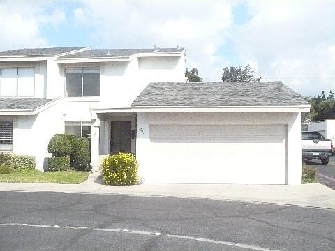 1st image of 1215 Crestwood Dr