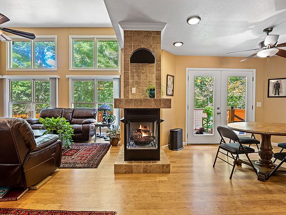 3rd image of 5 Big Horn Cir
