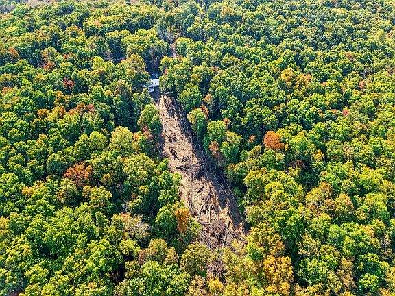 5th image of 976 Chestnut Ridge Rd