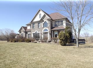6266 Omara Dr, Eaton Rapids, MI 48827