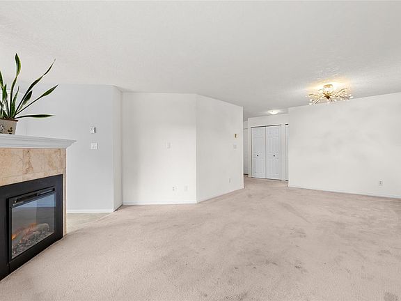 3rd image of 7865 Patterson Rd #207