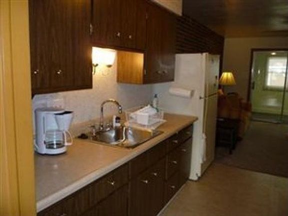 5th image of 25500 Country Club Blvd Unit 8