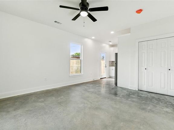 5th image of 308-10 Riess Pl