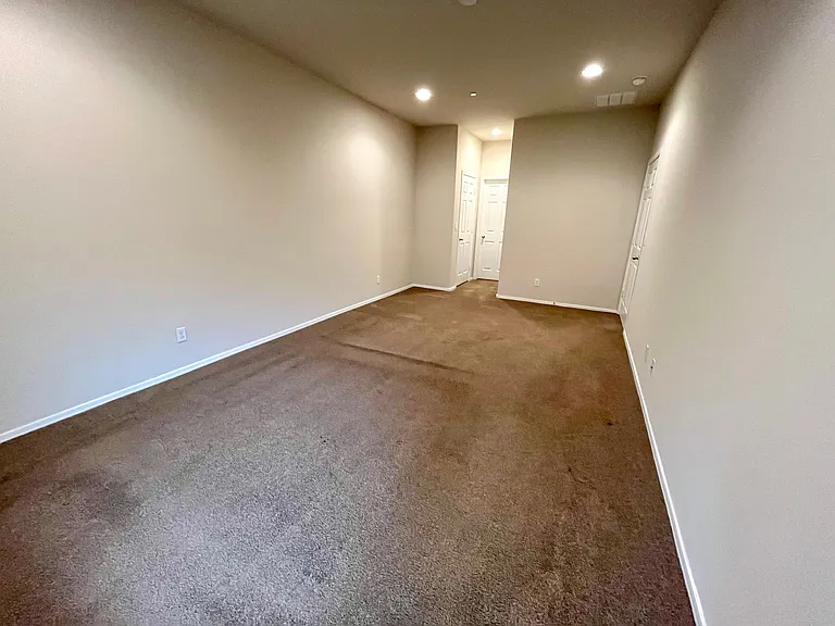 8940 W Olive Ave #169 — Photo 16