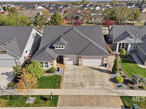 3rd image of 2892 E Lawton Dr