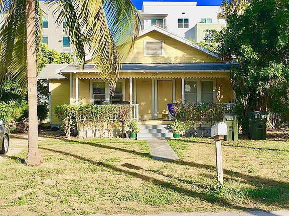 3rd image of 229 SE 4th Ave