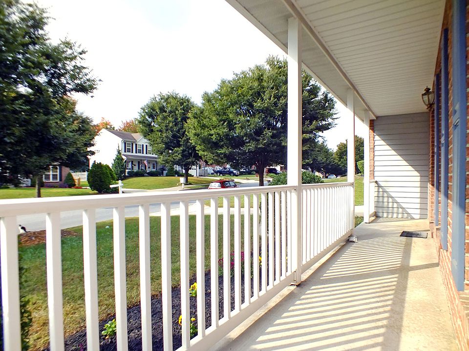2nd image of 4418 N Woods Trl
