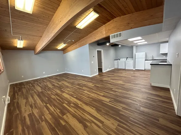 192 Washington Ave #1, Alden, MN 56009