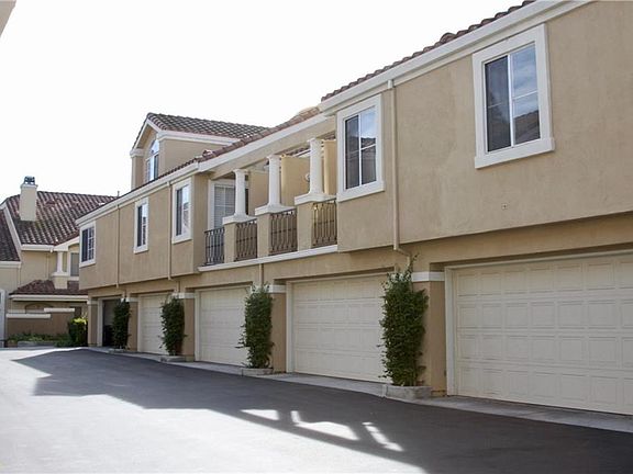 4th image of 17 Bravo Ln