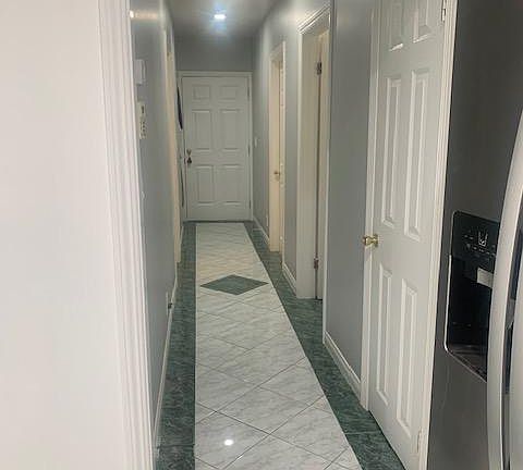 5th image of 22519 Wyandotte St