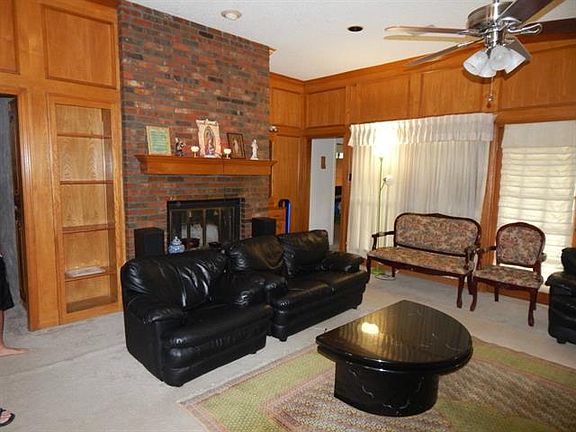 3rd image of 4206 Cedar Creek Dr