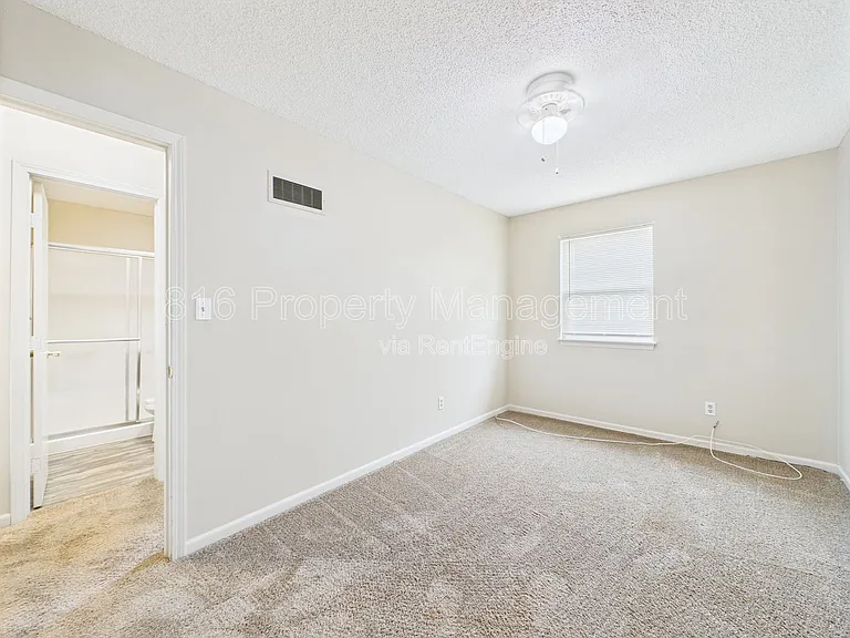 166 SW Robin Rd — Photo 18