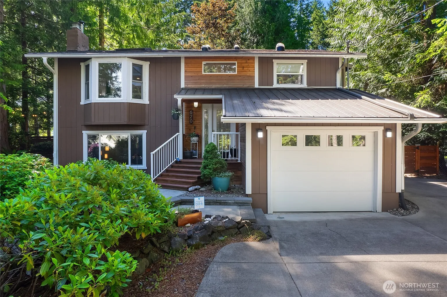 620 E Ballantrae Drive photo 1