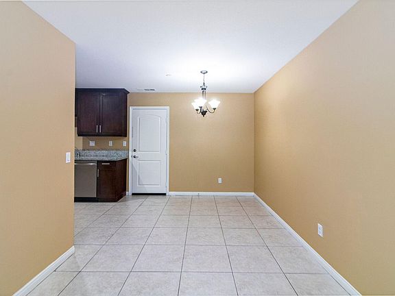 4th image of 16114 Merrill Ave APT 3