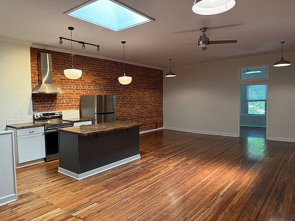 4th image of 88 1/2 N Lexington Ave #88-1/2