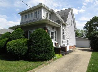 861 E Maple St, Hoopeston, IL 60942