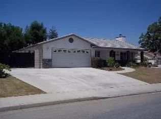 10000 Iroquois Ln, Bakersfield, CA 93312