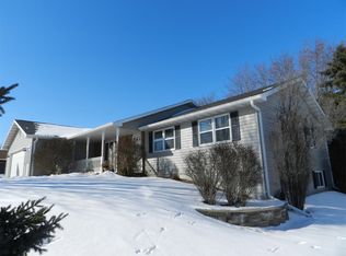 W2754 Breezewood Dr, Appleton, WI 54915