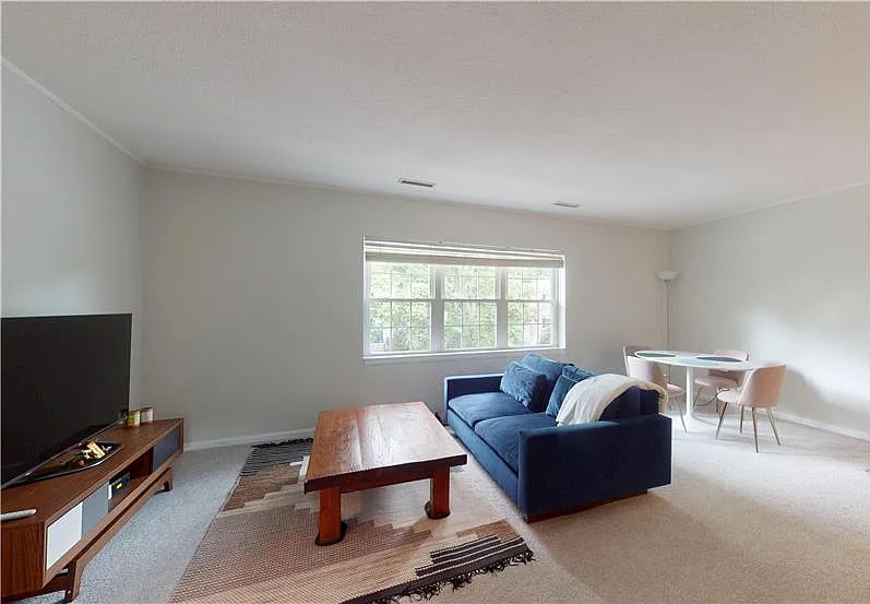 2 bed, 825 sqft, $2,700 — Photo 1