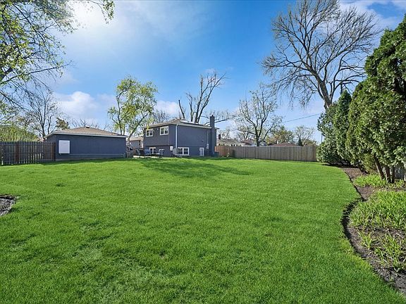 4th image of 1230 Greenwood Ct
