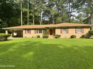 2110 Tanglewood Dr, Kinston, NC 28504