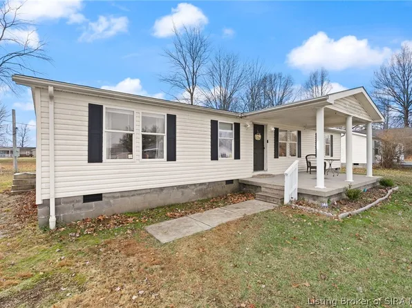 1323 W Kenwood Drive, Austin, IN 47102