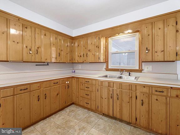 5th image of 507 Ridge Ave