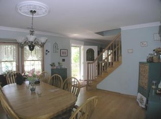 8 Cozine Rd, Center Moriches, NY 11934