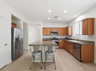 39518 N White Tail Ln, Phoenix, AZ 85086