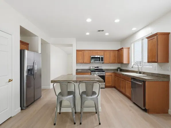 39518 N White Tail Ln, Phoenix, AZ 85086