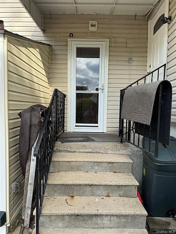 Studio, $1,900 — Photo 2