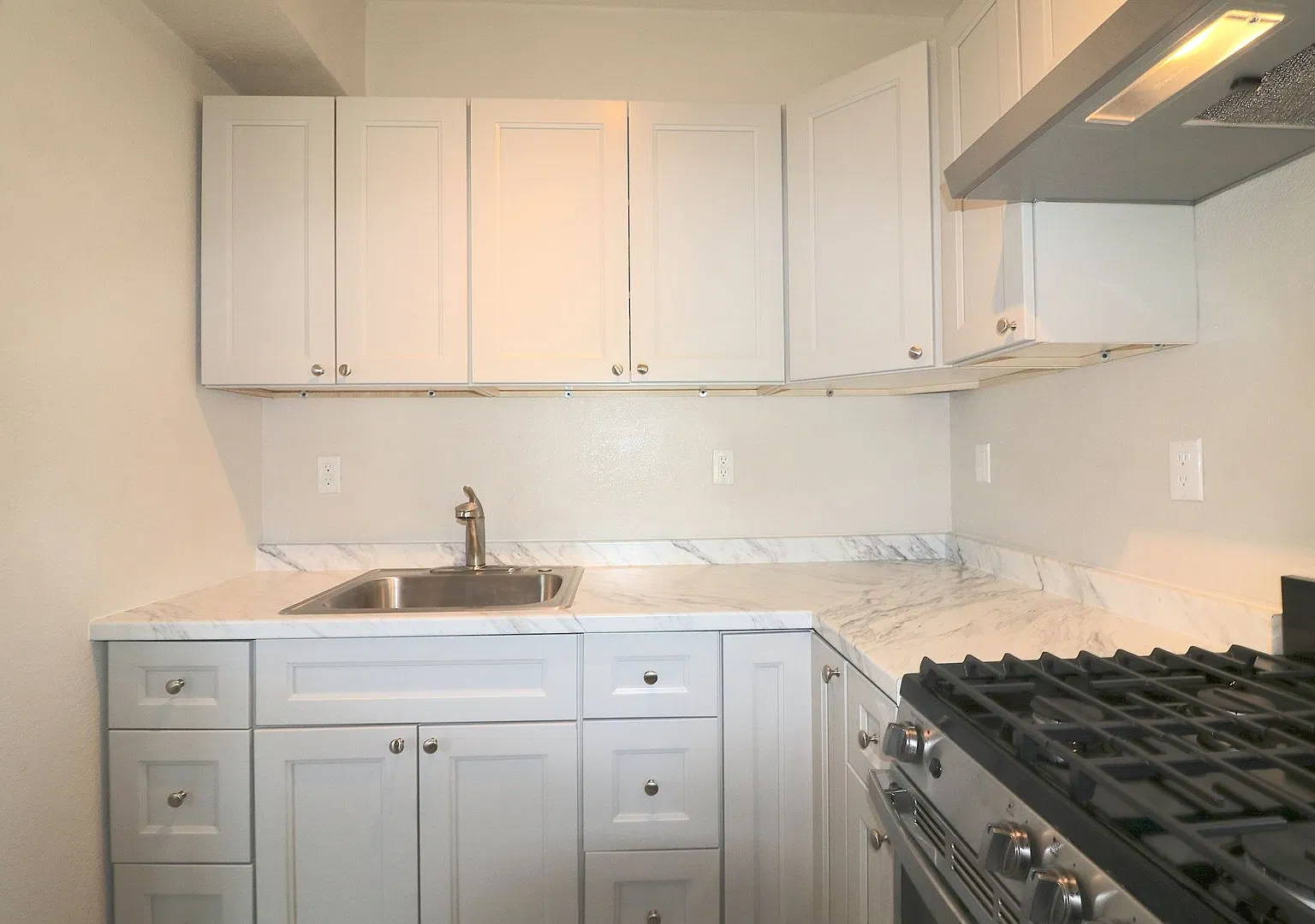Seville Apartments — Photo 3