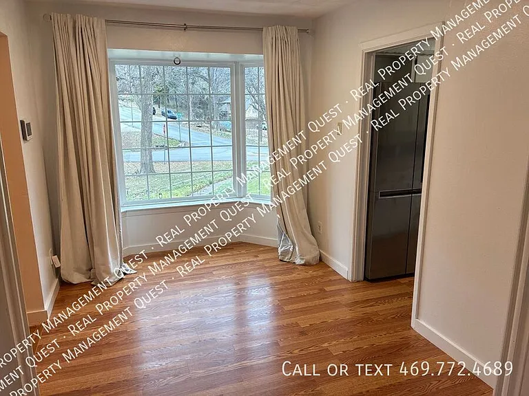1001 Crestview Dr — Photo 6