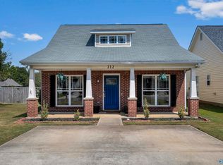 212 Creekstone Trl, Calera, AL 35040