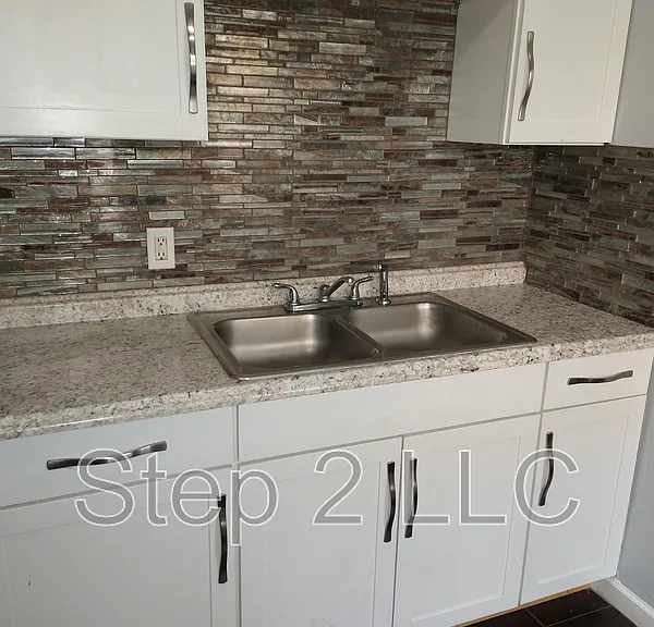 3704 E 118th St — Photo 3