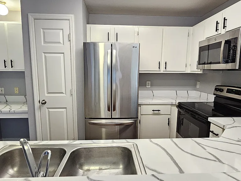 2025 Erving Cir #4207 — Photo 13