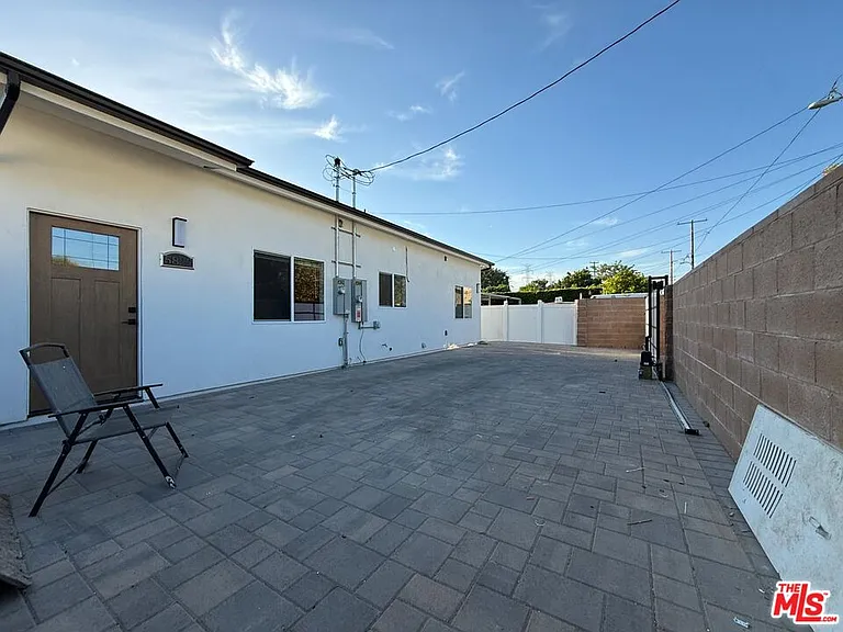 5822 Denny Ave — Photo 20
