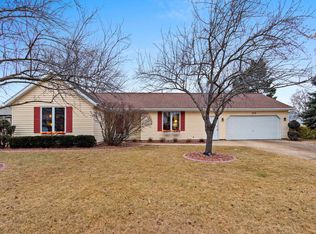 509 Crestview Ln, De Pere, WI 54115