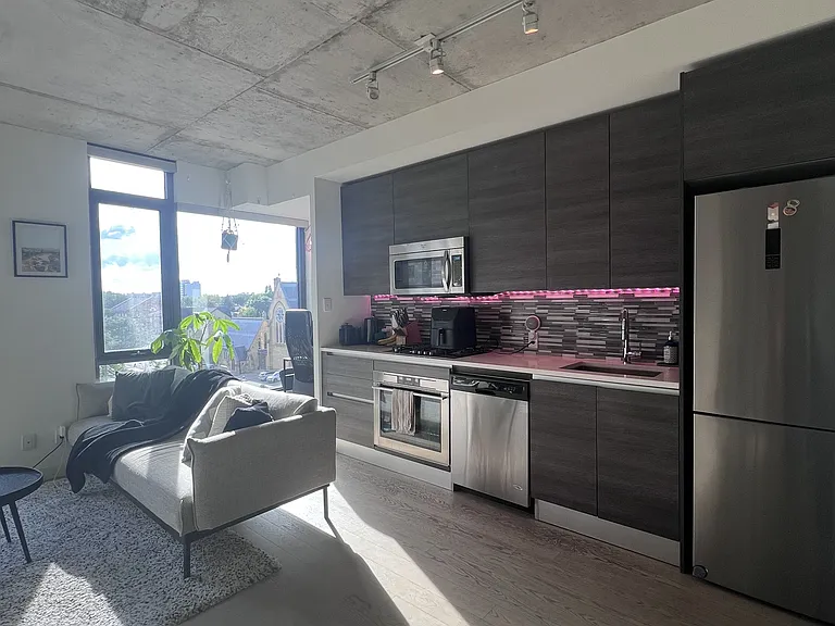 111 Bathurst St #403 — Photo 9