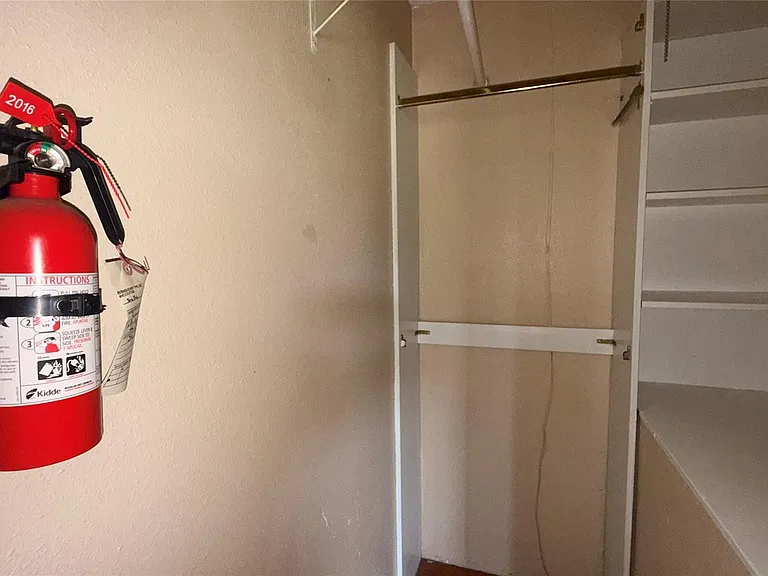 811 Colquitt St #10 — Photo 6