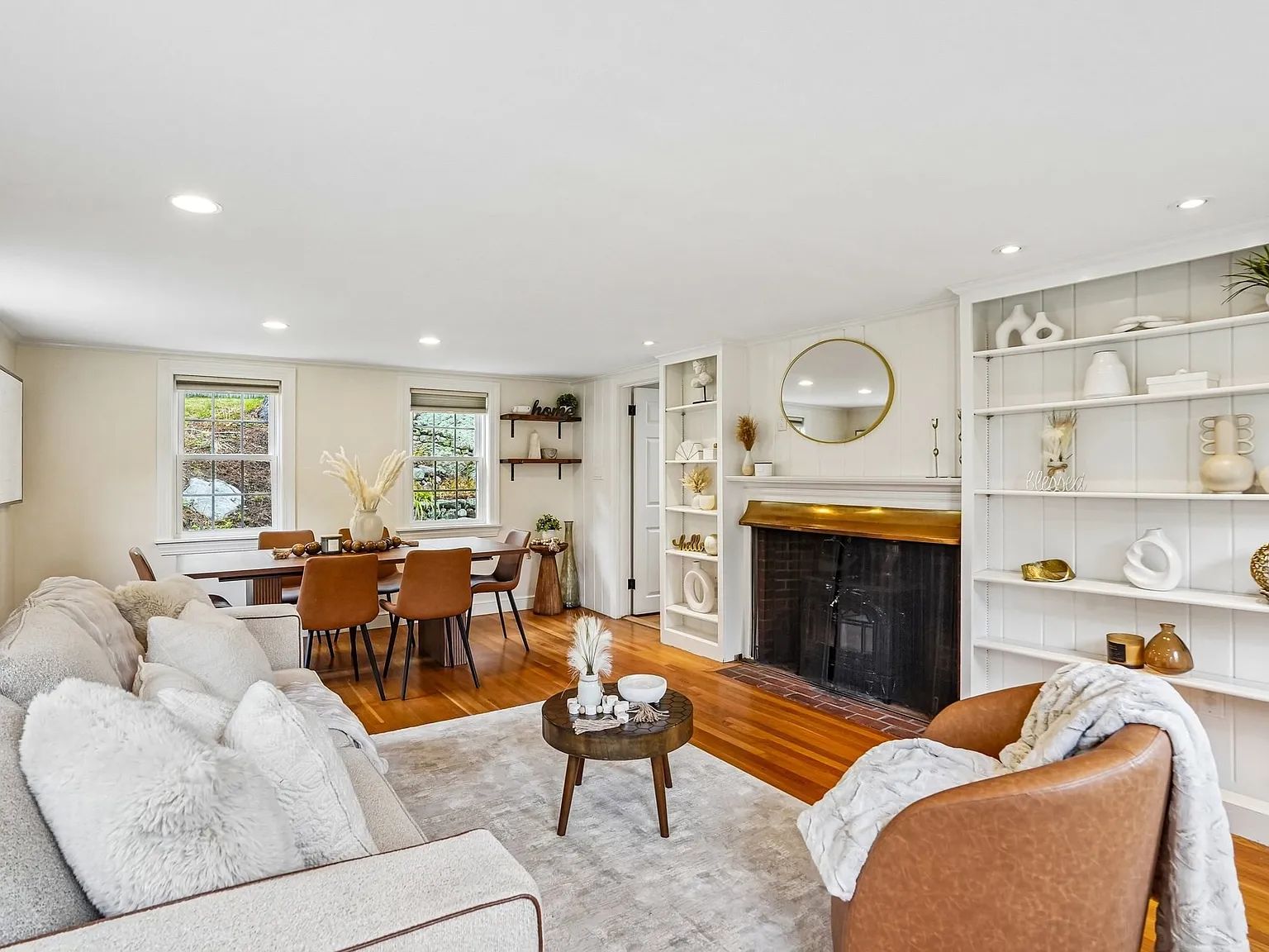 3 bed, 1.5 bath, 1372 sqft, $3,600 — Photo 1