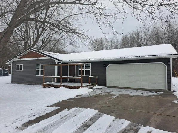 1091 W Marsh Dr, Sanford, MI 48657