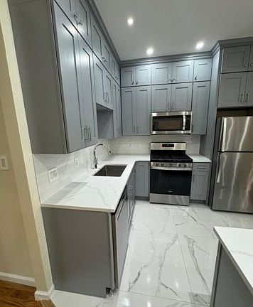3rd image of 423 Beach 9th St #2